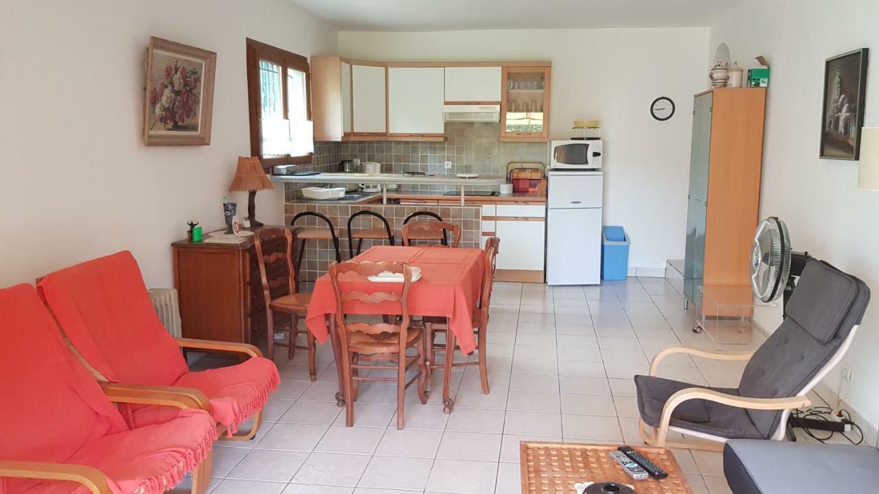 Saint Raphael - Appartement Dans Villa Au Calme A Valescure Y- Prix Inchanges Eksteriør bilde